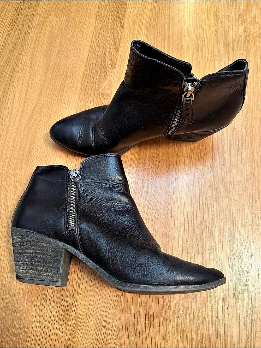 Frye Zip Ankle Booties in Black Size 9